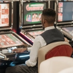 Игровые автоматы 2025 года и возможности для фрилансеров
